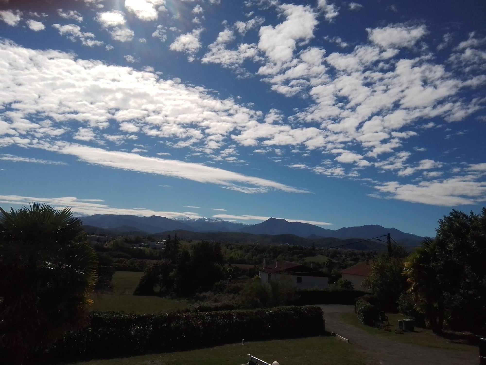 Pyrenees Vue Gite - Vues Fantastique, Parking Gratuit Sur Place & Piscine Saint Gaudens Luaran gambar