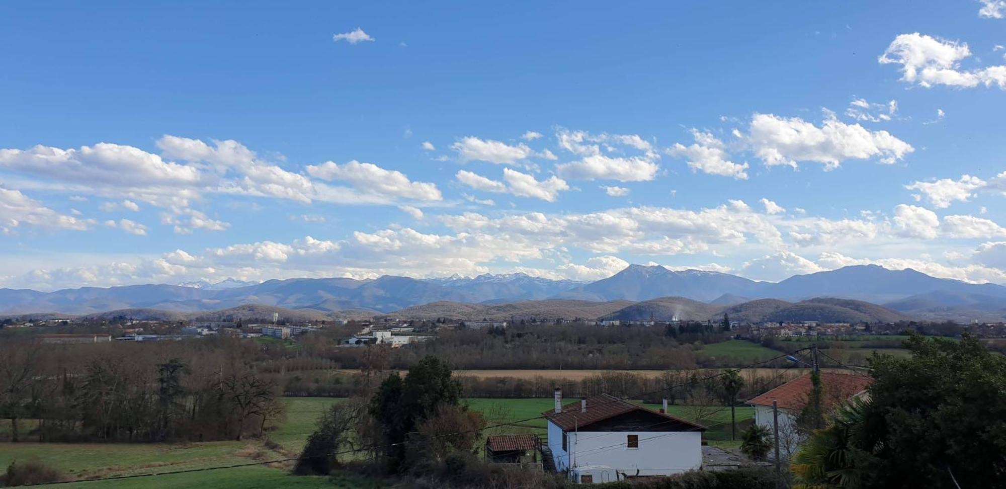 Pyrenees Vue Gite - Vues Fantastique, Parking Gratuit Sur Place & Piscine Saint Gaudens Luaran gambar